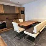 In Near Lifts Apartman *