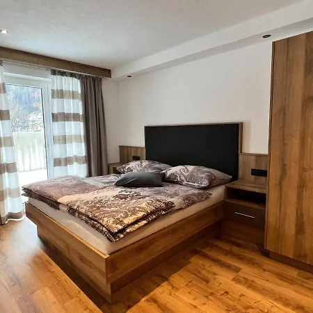 In Near Lifts * Sölden